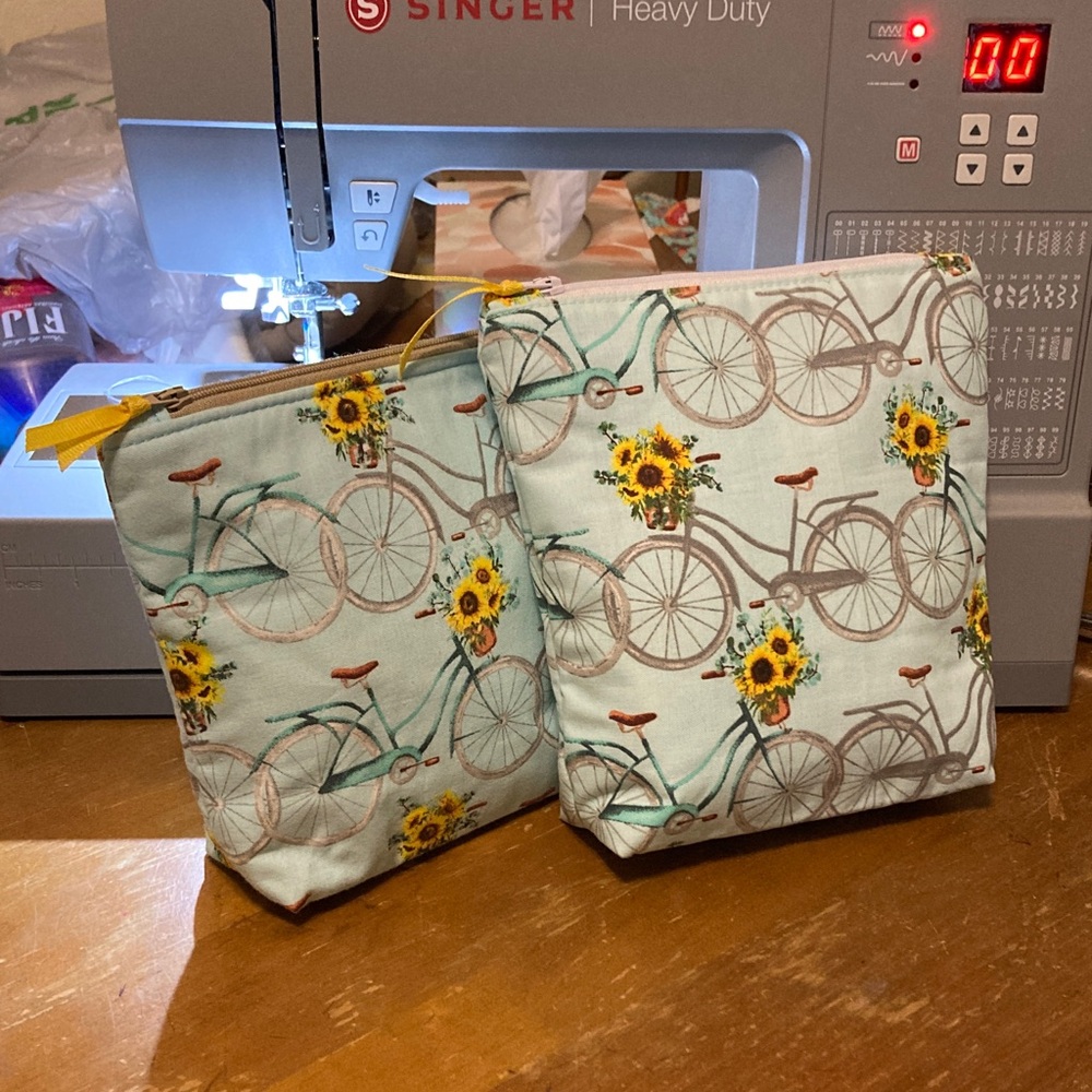 Set of 2 Floral Bicycle Print Zipper Pouches